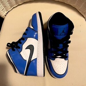 Nike Air Jordan Mid Sneakers